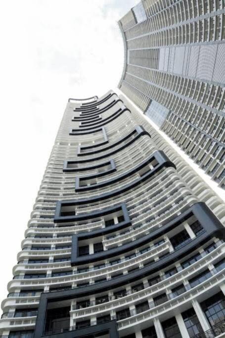 Spacious 1br Milano By Versace In Makati *