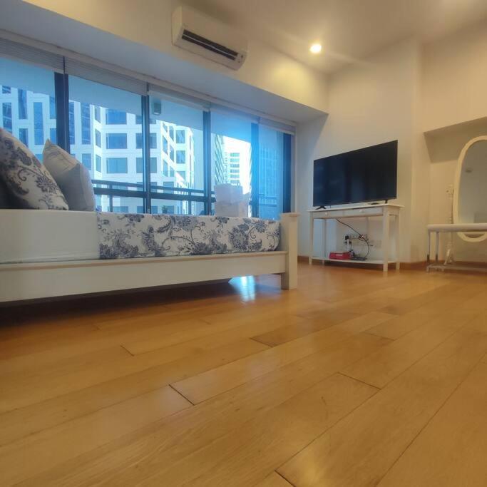 Spacious 1br Milano By Versace In Makati Apartment Manila