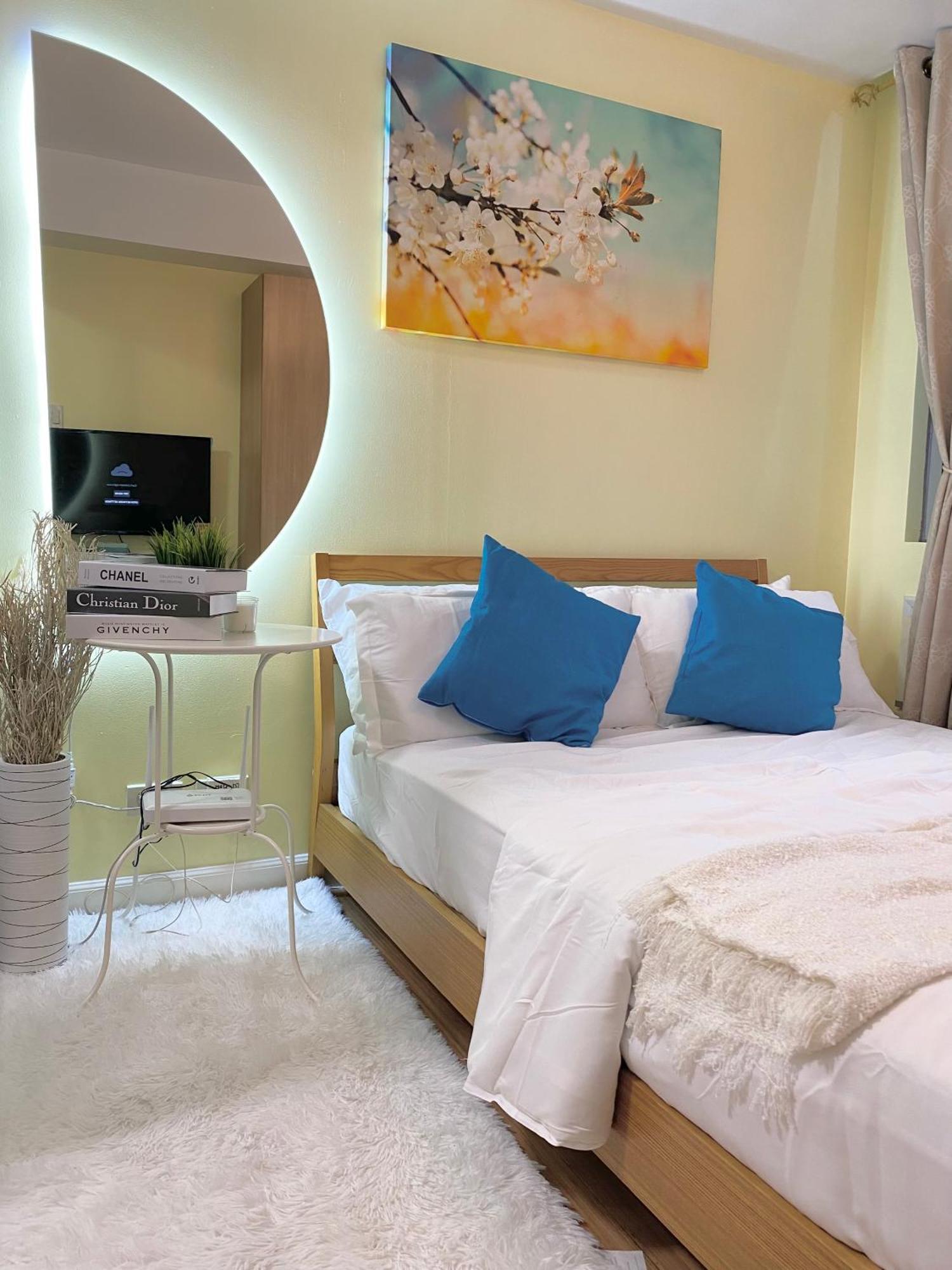 Apartment Azure Staycation By Safiya Manila