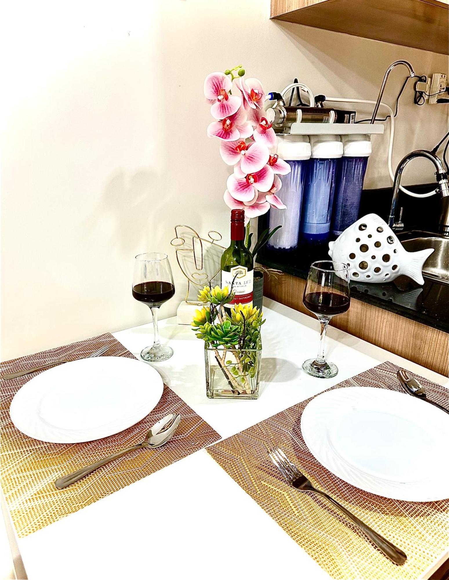 Luxury Living At Red Residences Makati 16 Apartment