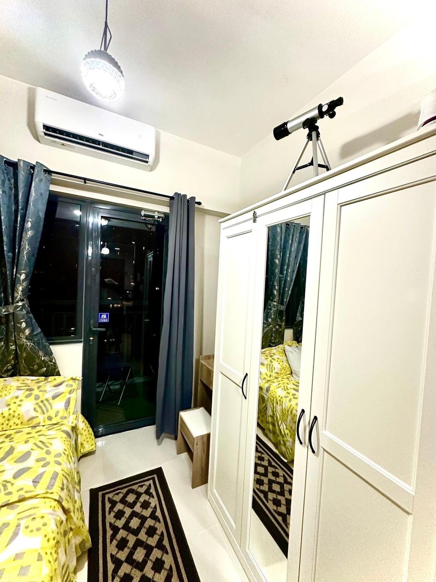 Apartment Luxury Living At Red Residences Makati 16