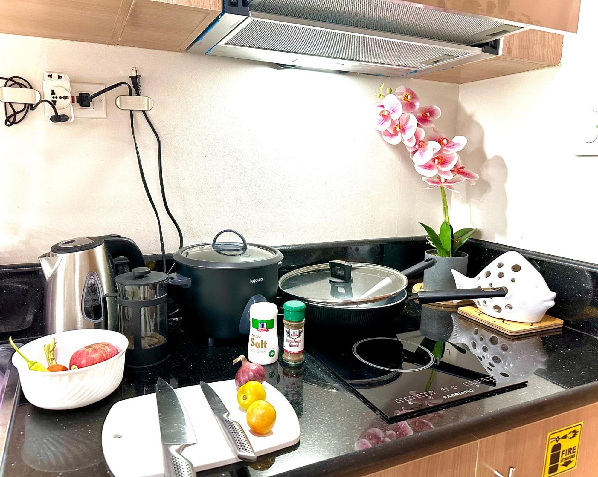 Luxury Living At Red Residences Makati 16 * Manila