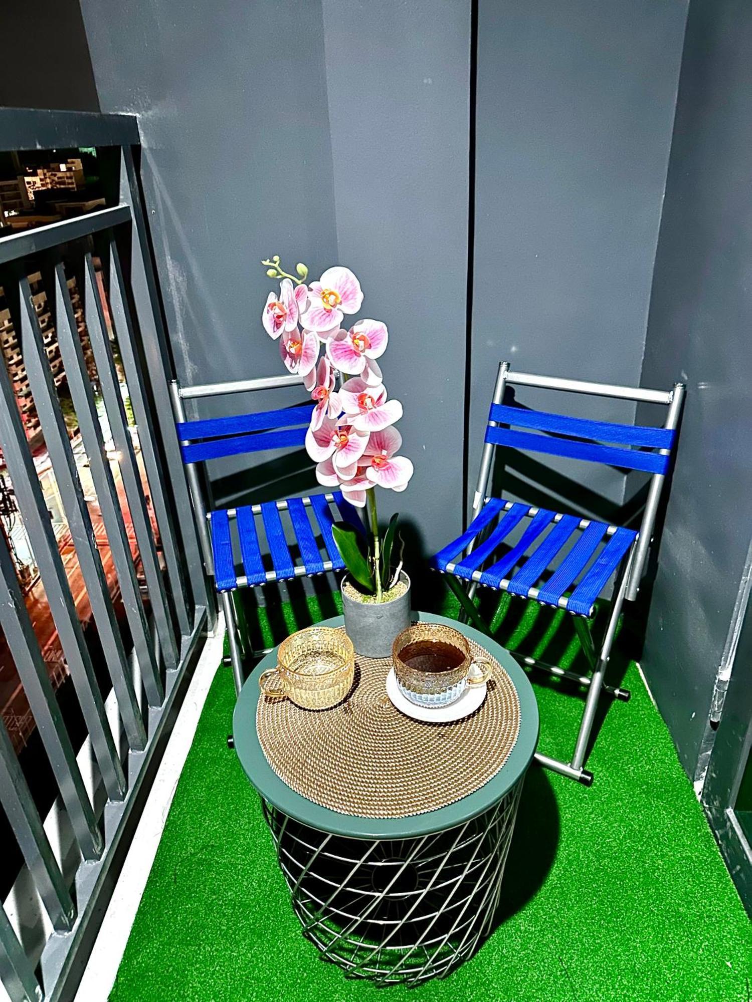 Luxury Living At Red Residences Makati 16 Apartment *