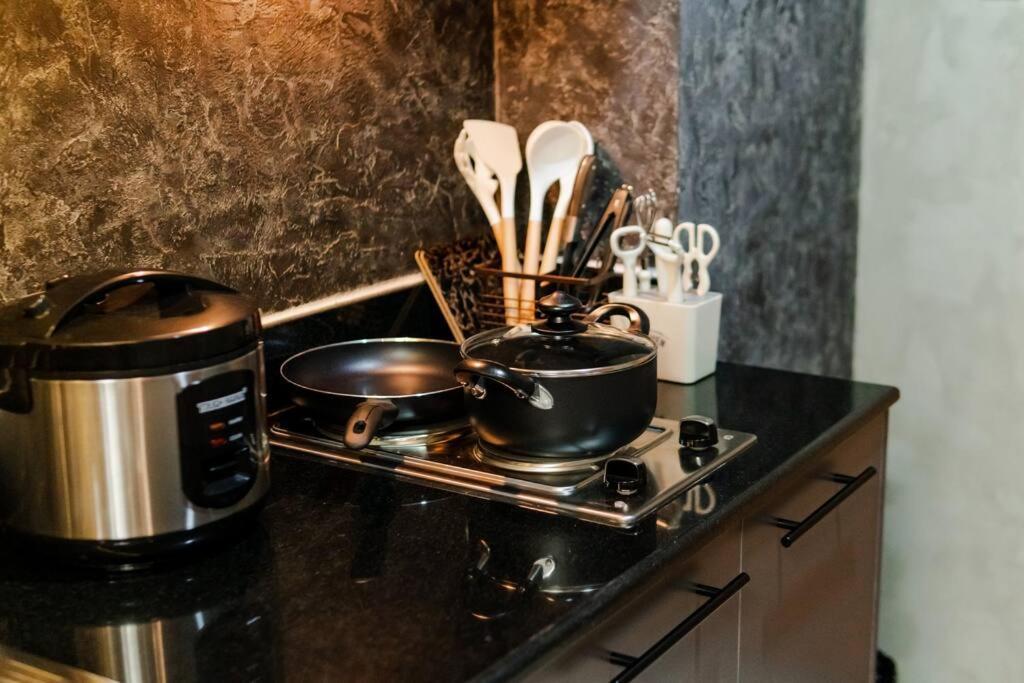 1br Makati, Lush Residences M004