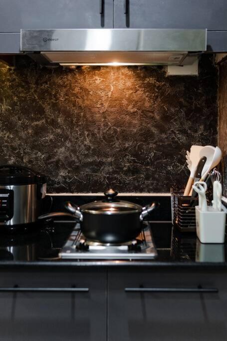 1br Makati, Lush Residences M004
