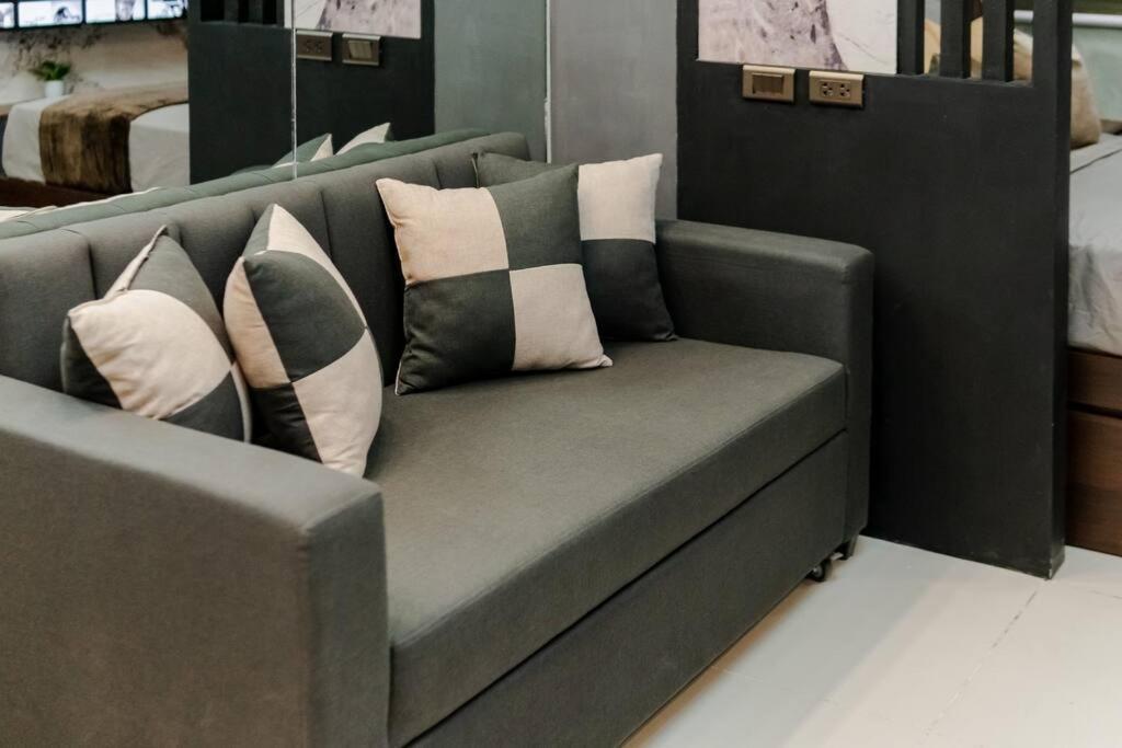 1br Makati, Lush Residences M004 Apartment Manila