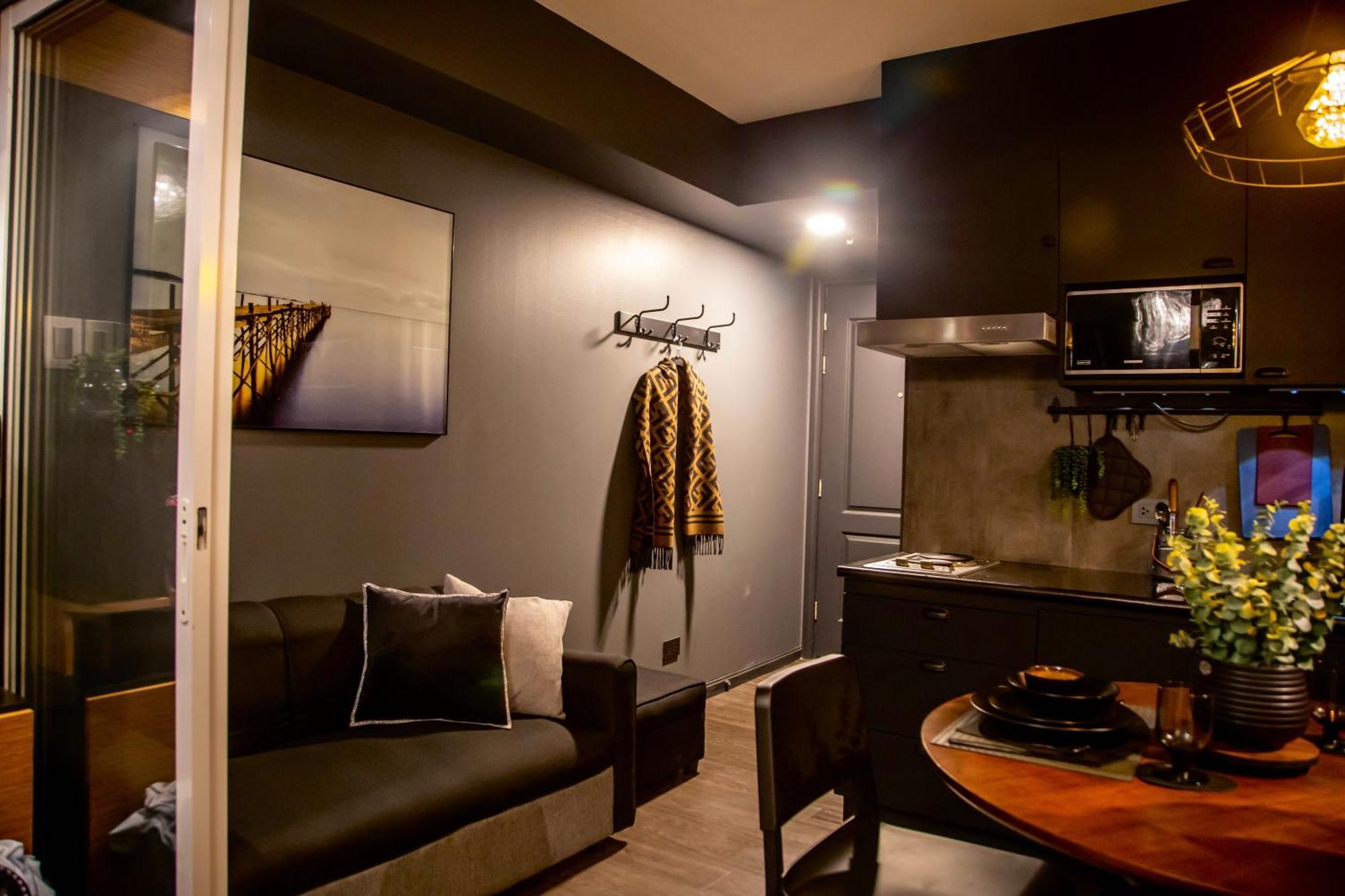 Azure Urban Staycation By Solace Peak 3 1bedroom With Ps4 *
