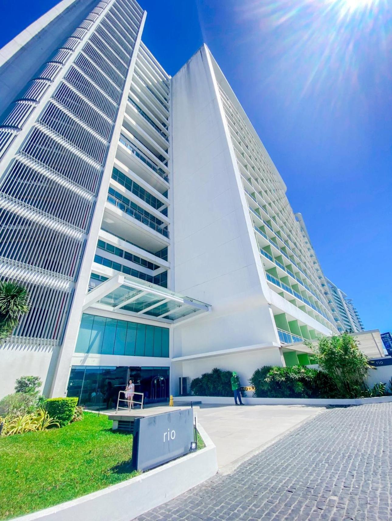 Azure Urban Staycation By Solace Peak 3 1bedroom With Ps4 Homestay *