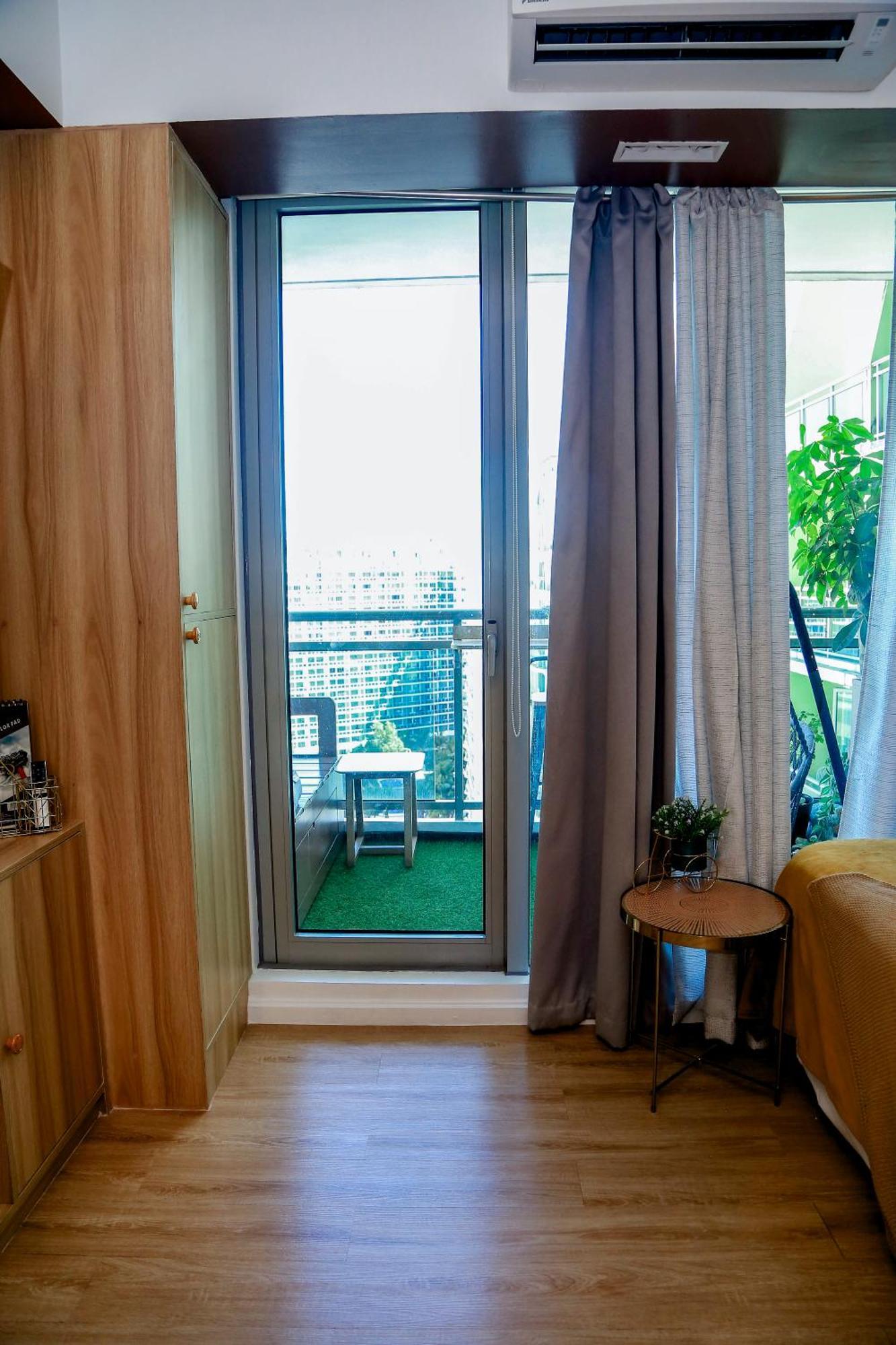 Azure Urban Staycation By Solace Peak 1 Bedroom View * Manila