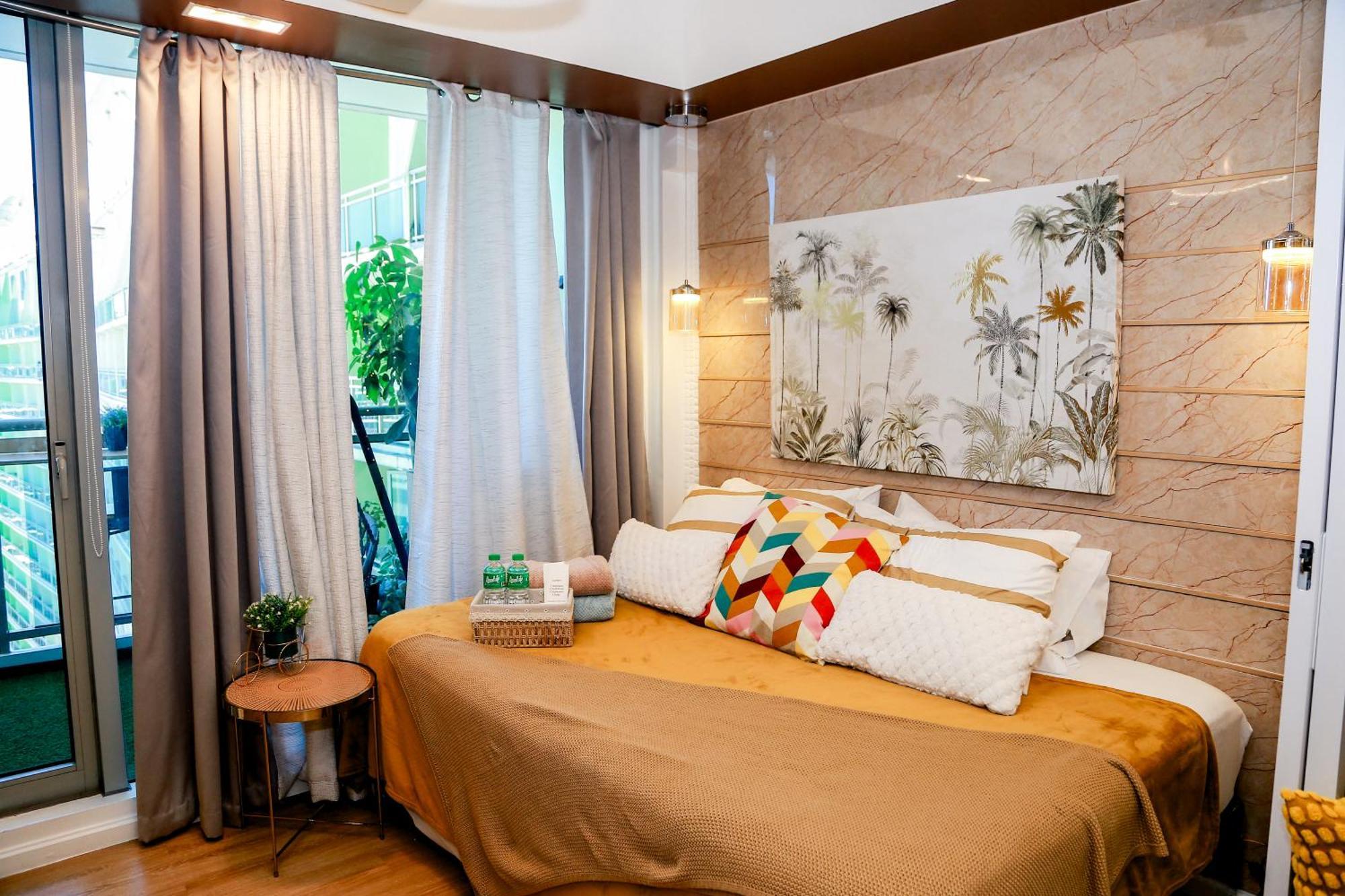 Azure Urban Staycation By Solace Peak 1 Bedroom View *