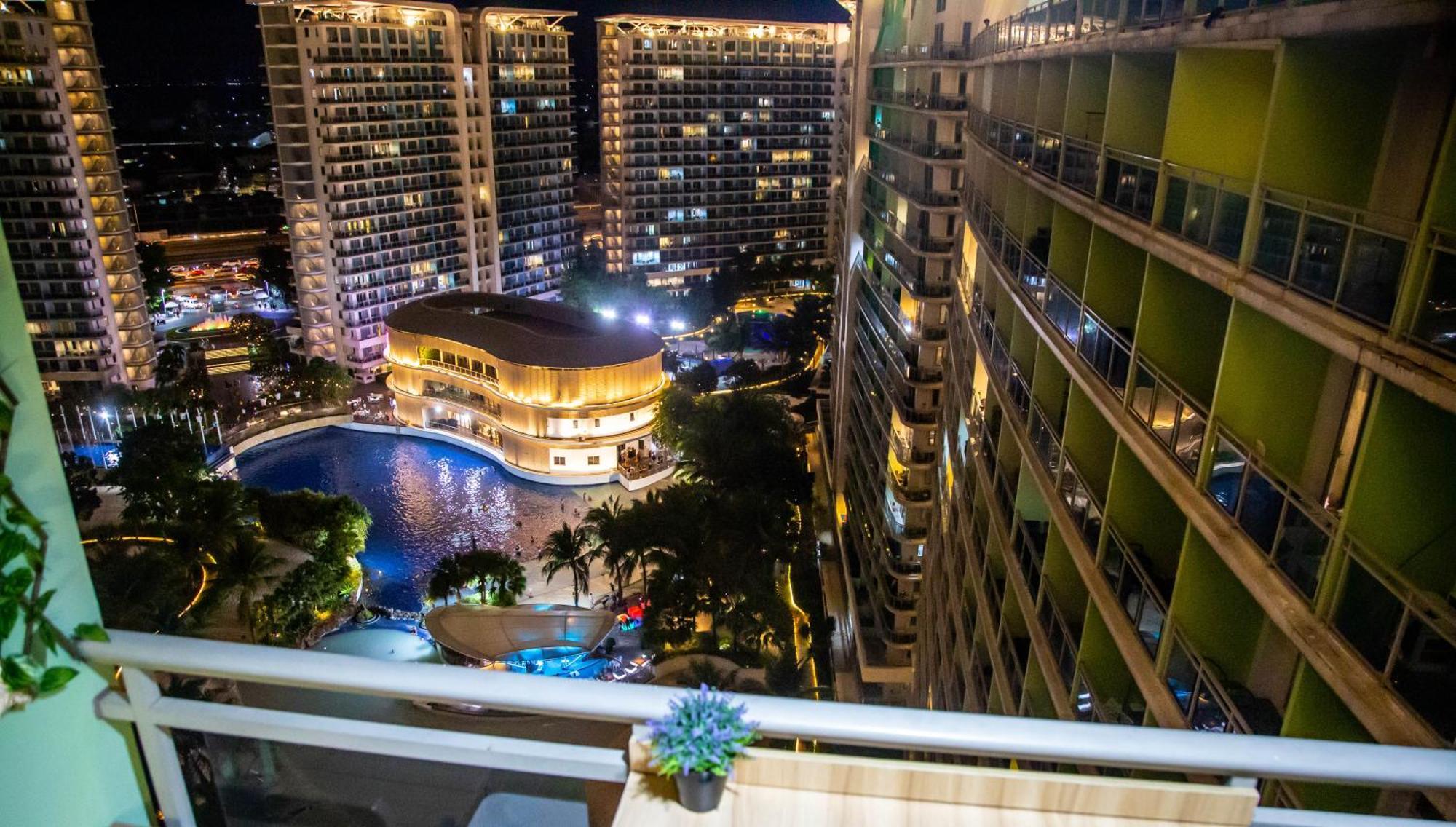 Azure Urban Staycation By Solace Peak 1 Bedroom View Homestay *
