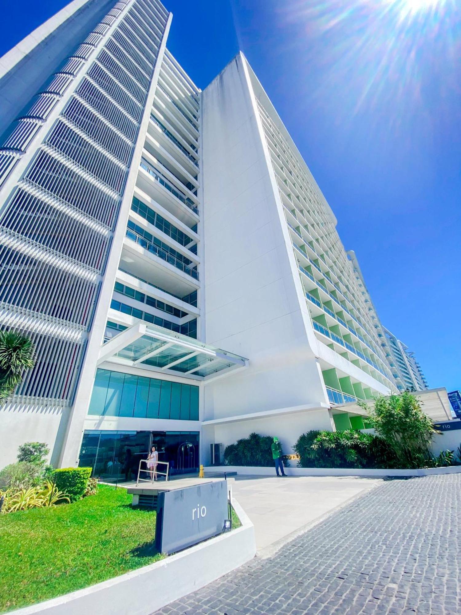 Azure Urban Staycation By Solace Peak 1 Bedroom View *