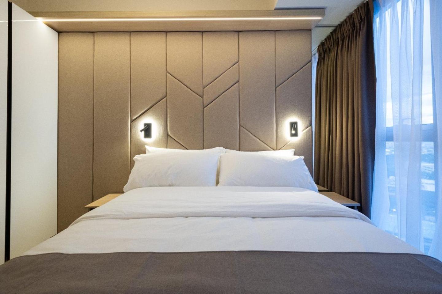 Uptown Parksuites Tower 2 Bgc By Ph Staycation * Manila