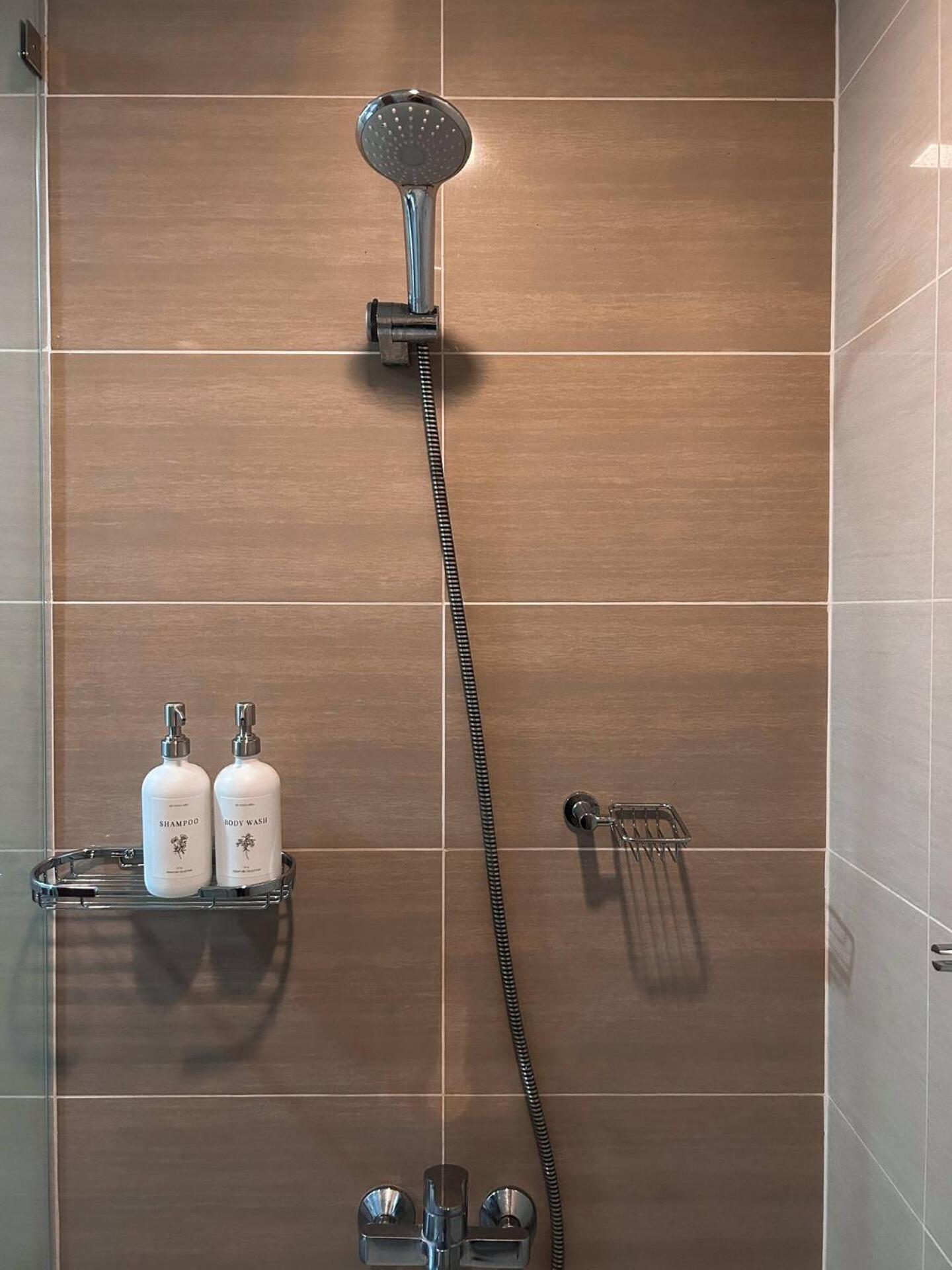 Stylish 1br Units Near Mitsukoshi And Uptown Mall In The Heart Of Bgc *