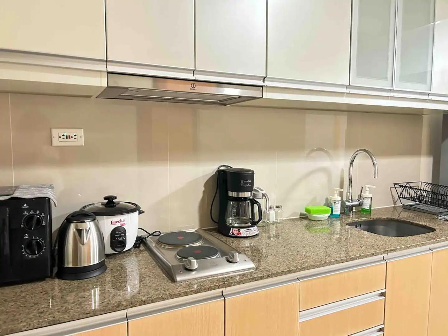 Stylish 1br Units Near Mitsukoshi And Uptown Mall In The Heart Of Bgc Apartment *