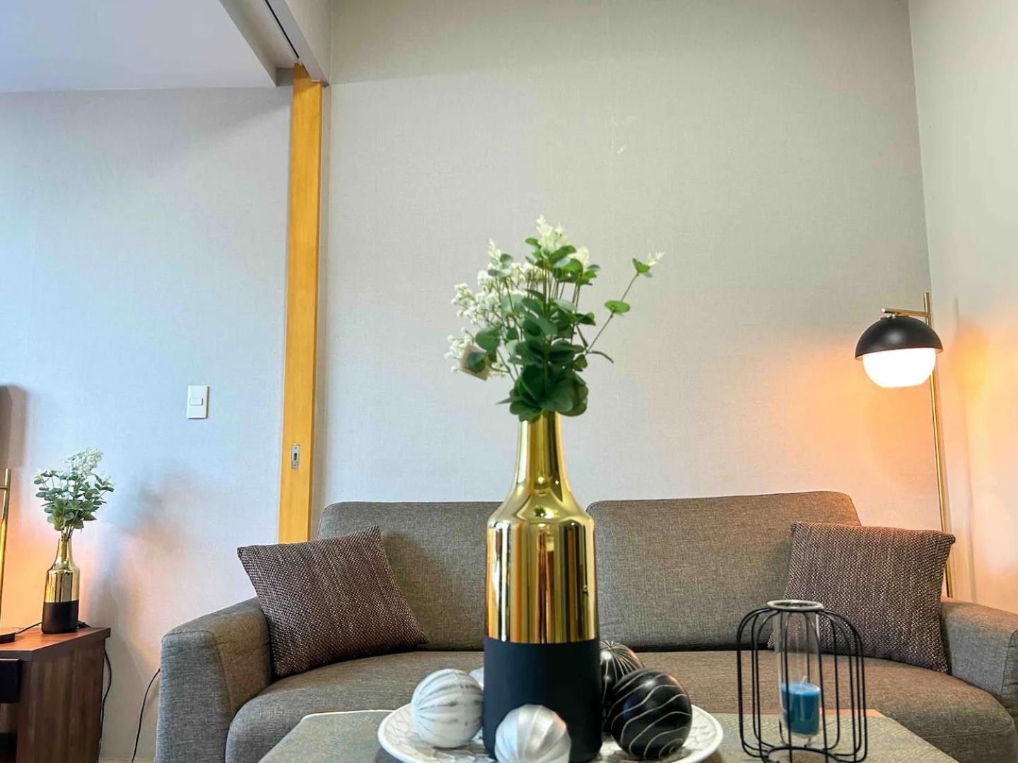 Stylish 1br Units Near Mitsukoshi And Uptown Mall In The Heart Of Bgc Apartment Manila