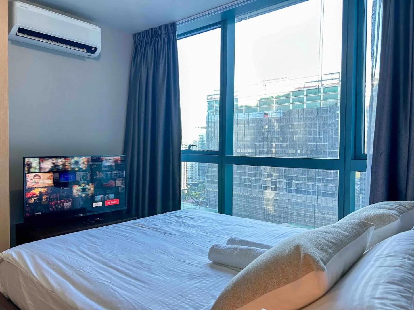 Stylish 1br Units Near Mitsukoshi And Uptown Mall In The Heart Of Bgc * Manila