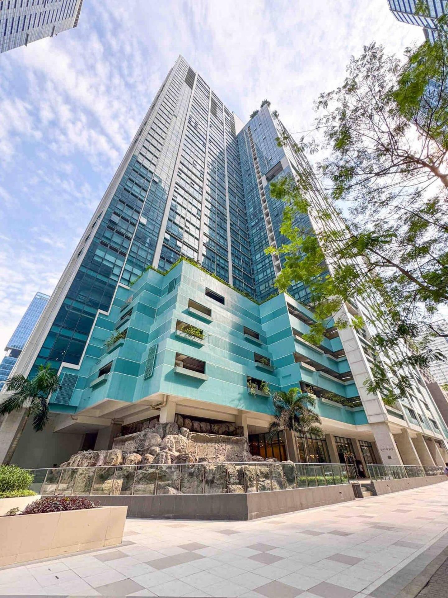 Stylish 1br Units Near Mitsukoshi And Uptown Mall In The Heart Of Bgc