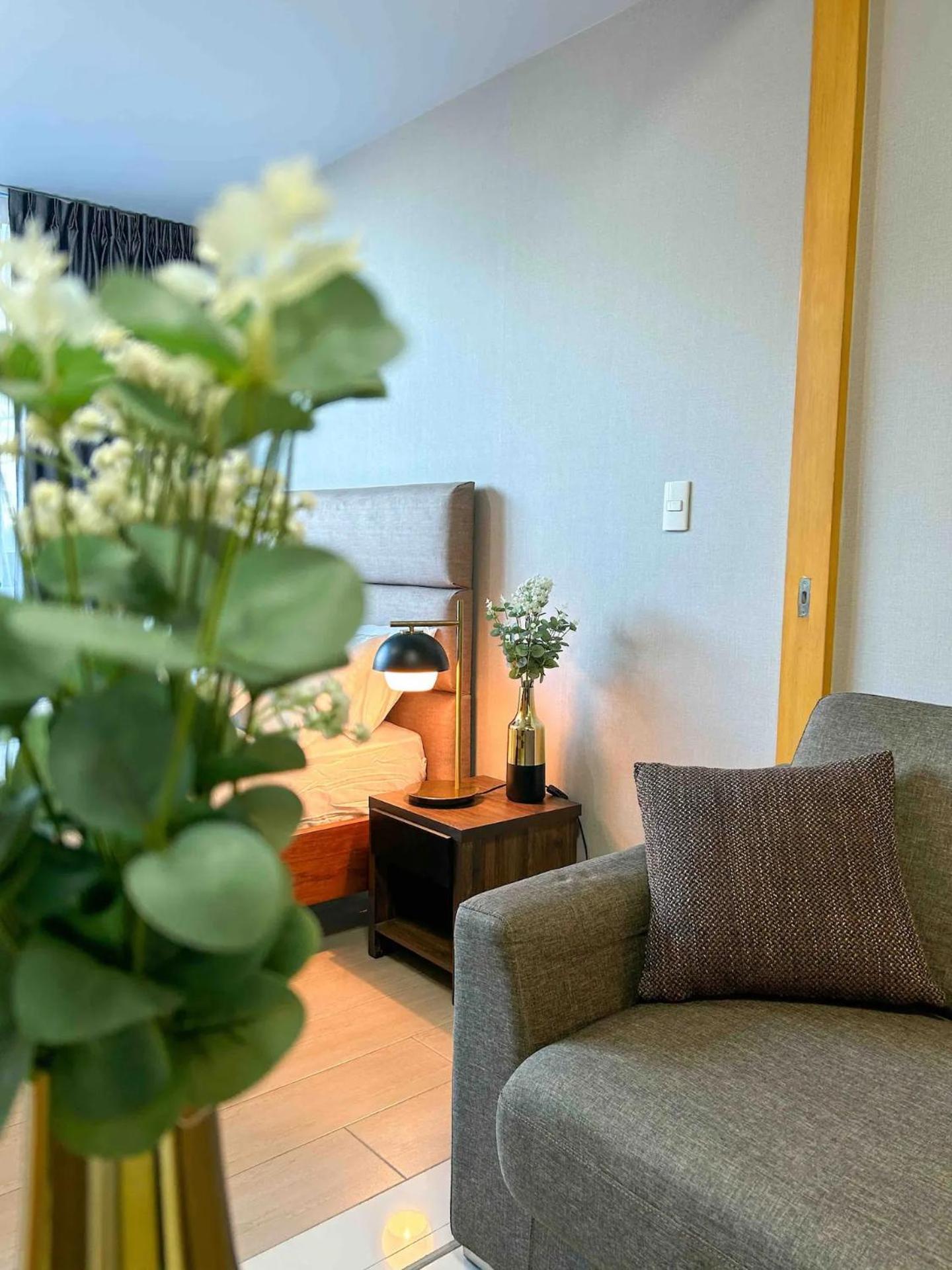 Stylish 1br Units Near Mitsukoshi And Uptown Mall In The Heart Of Bgc Apartment *