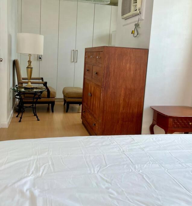Charming 3-br In Bgc *