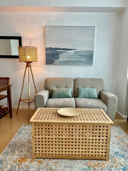 Apartment Charming 3-br In Bgc Manila