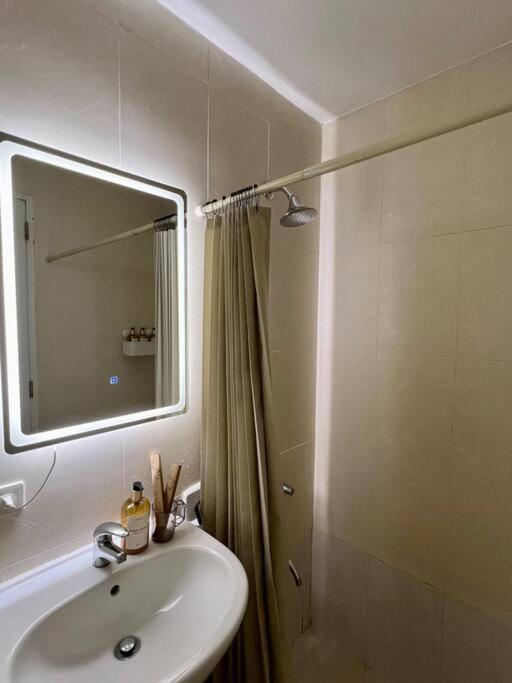 Charming 3-br In Bgc *