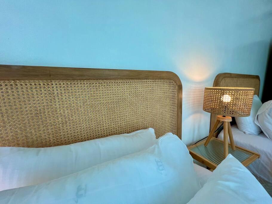 Charming 3-br In Bgc Apartment *