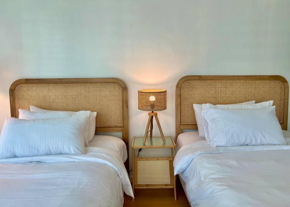 Apartment Charming 3-br In Bgc Manila