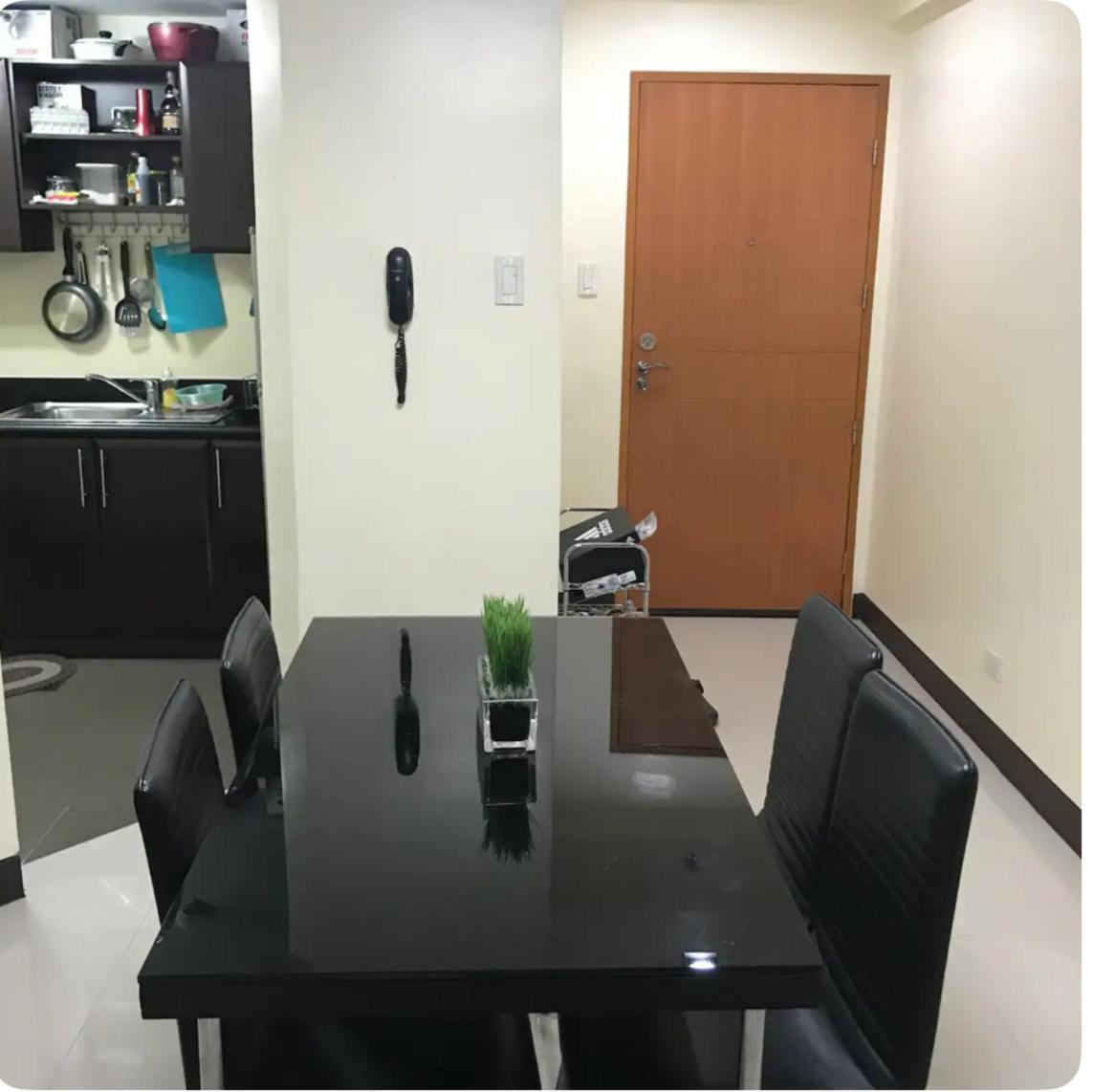Montecito Unit Near Airport Apartment Manila