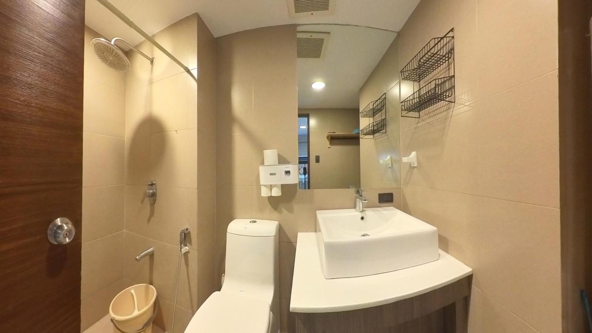 Apartment Urban Oasis At Monte Carlo Residenze, Sta Lucia Mall Manila