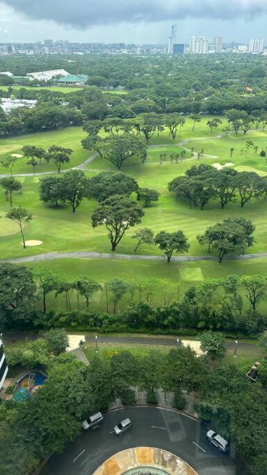 Apartment 2 Bedroom Luxe Golf View Loft In Bgc *