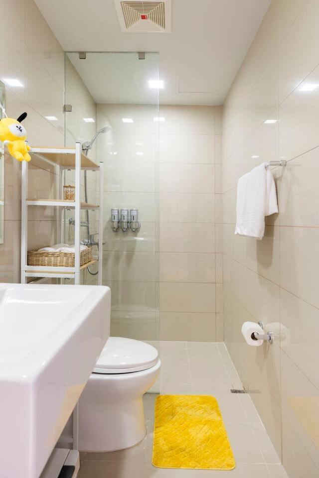 Korea In The Staycation With Pool, Gym And