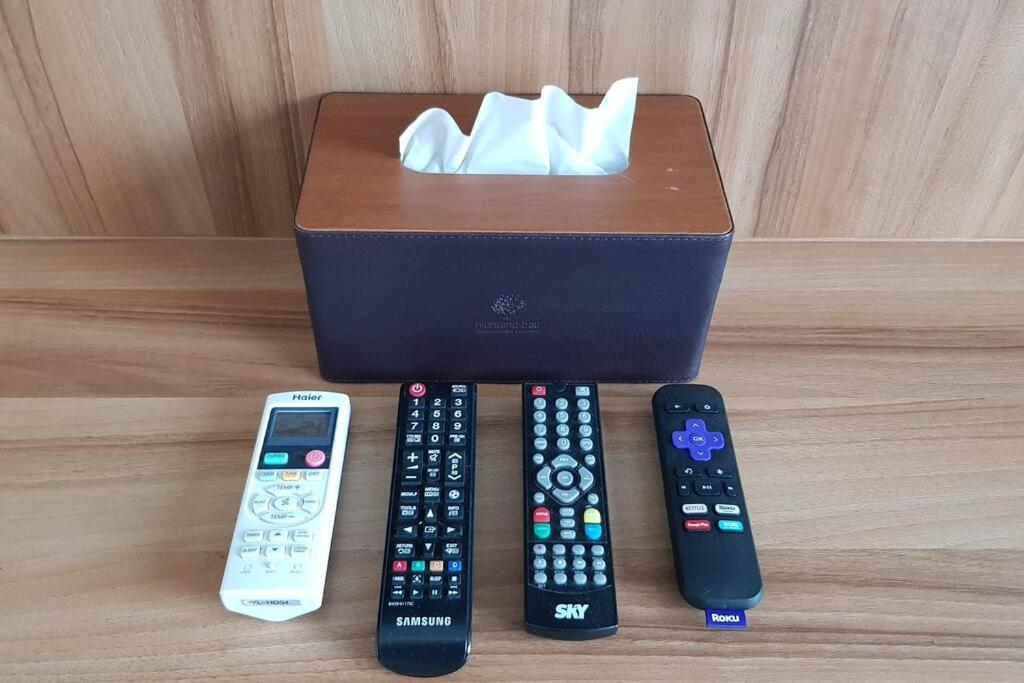 Modern 1bd Executive Suite, Netflix Wifi Pool Gym Villa *