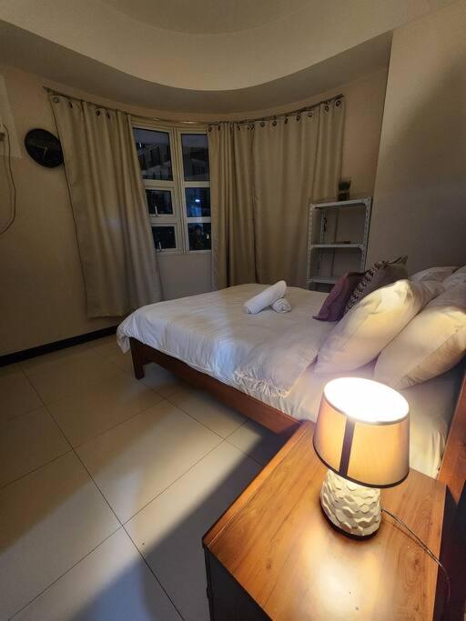 Cozy 1 Bedroom Flat Near Naia 3 Apartment