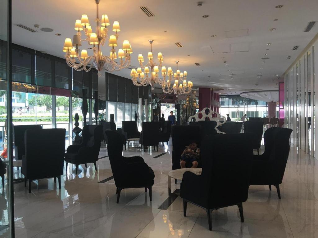 Urban At Azure Manila