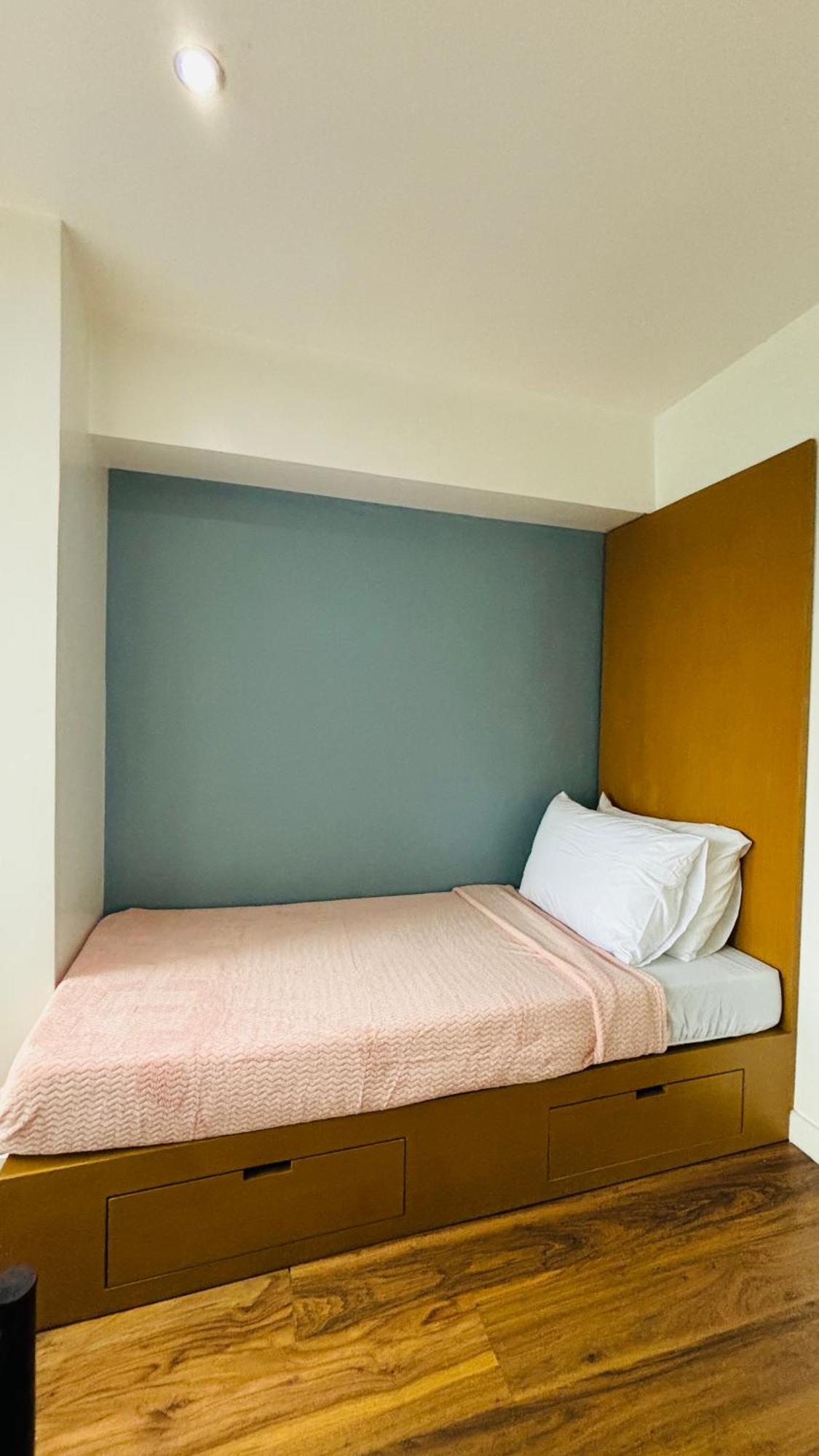 Apartment Bgc Luxe Interior With Golf Course View Manila