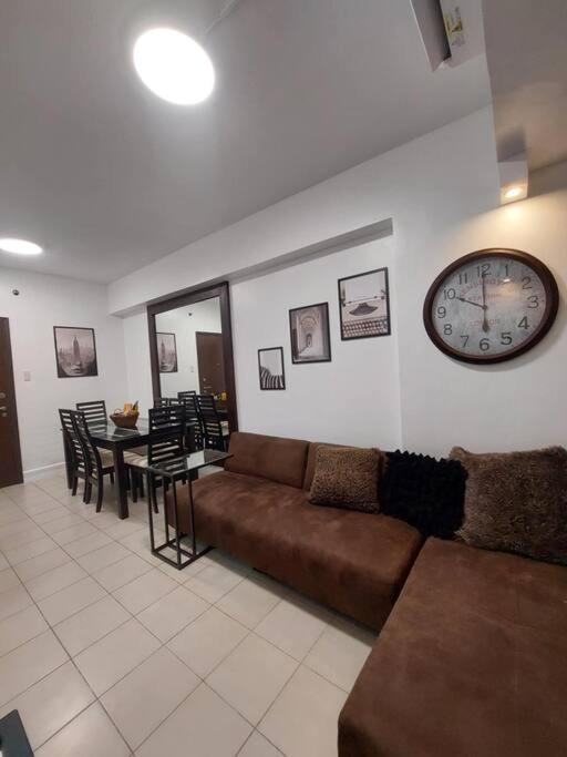 1br Forbeswood Parklane Near Burgos Circle Bgc Apartment Manila