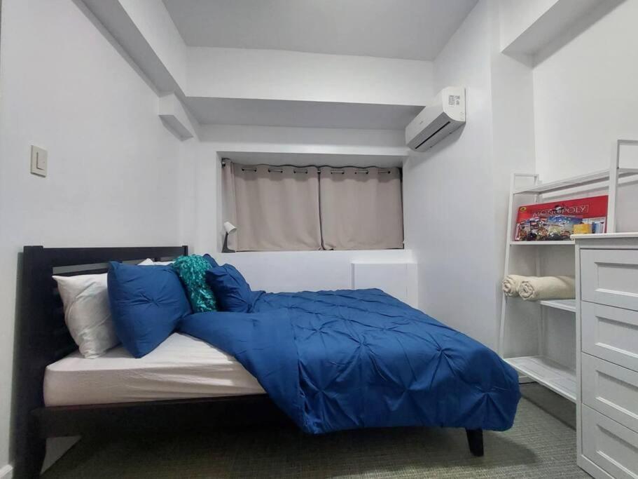 1br Forbeswood Parklane Near Burgos Circle Bgc *