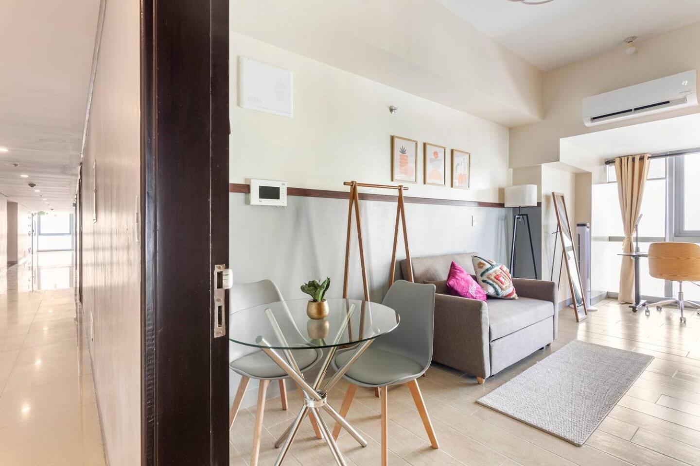 Executive 1 Bedroom With Pool Sauna Gym And Holiday home Manila