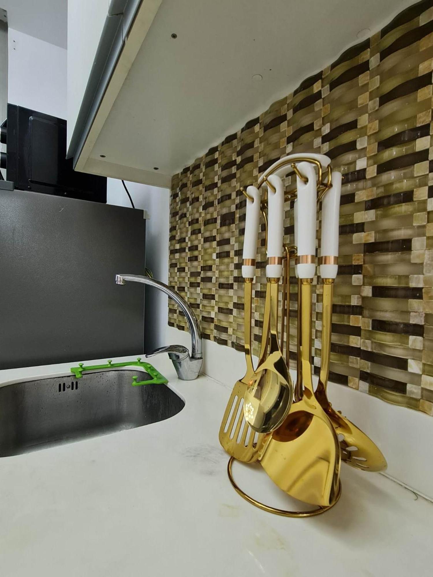 Snug Haven At Azure Apartment Manila
