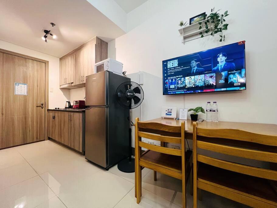 1br Unit Condotel W Balcony Fame Residences -fm12 Apartment Manila