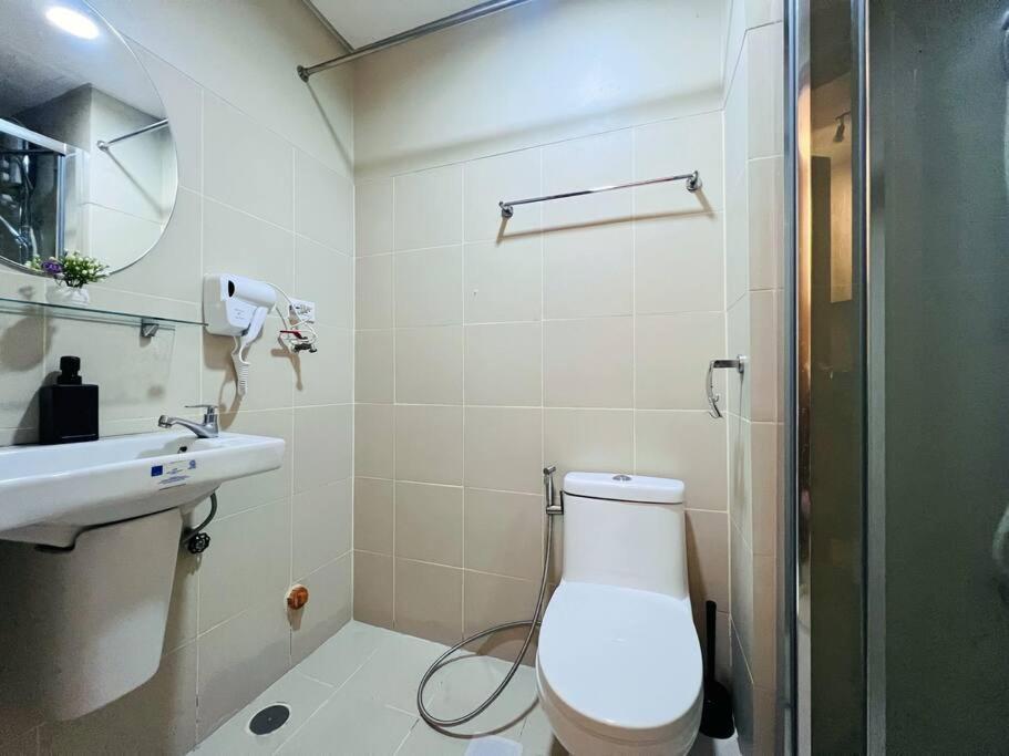 1br Unit Condotel W Balcony Fame Residences -fm12 Apartment *