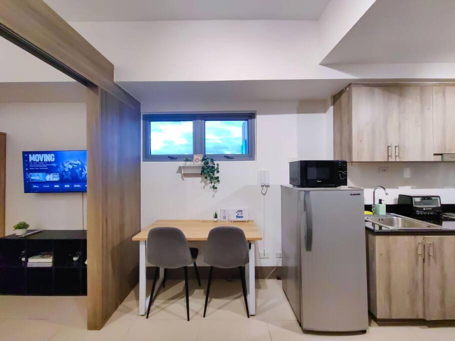 Apartment 1br Unit Condotel W Balcony Fame Residences -fm11