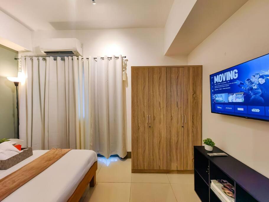 Apartment 1br Unit Condotel W Balcony Fame Residences -fm11 *