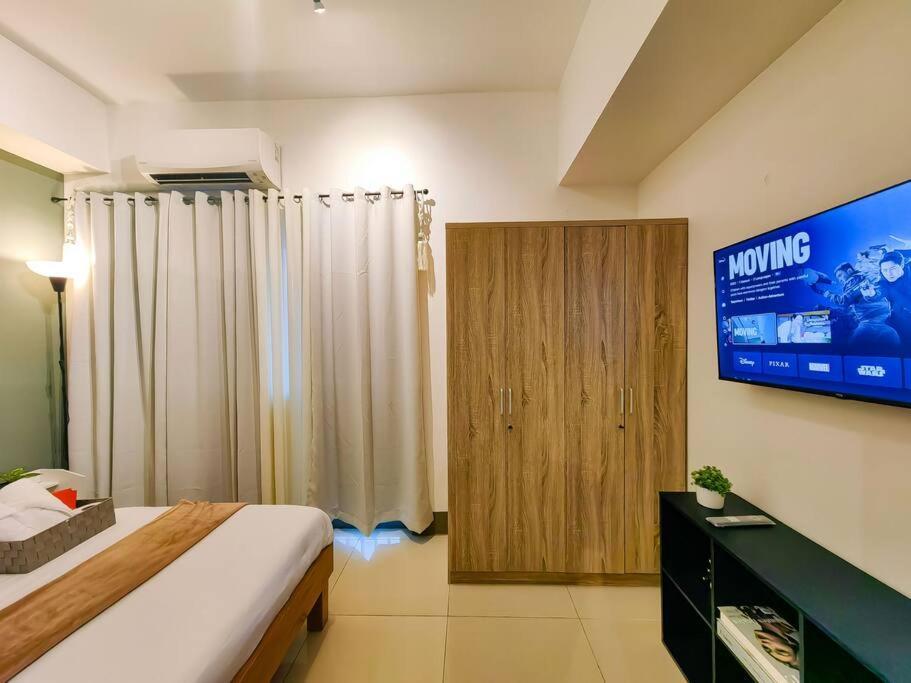Apartment 1br Unit Condotel W Balcony Fame Residences -fm11 Manila