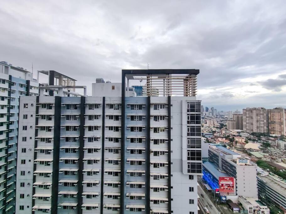 1br Unit Condotel W Balcony Fame Residences -fm11 *