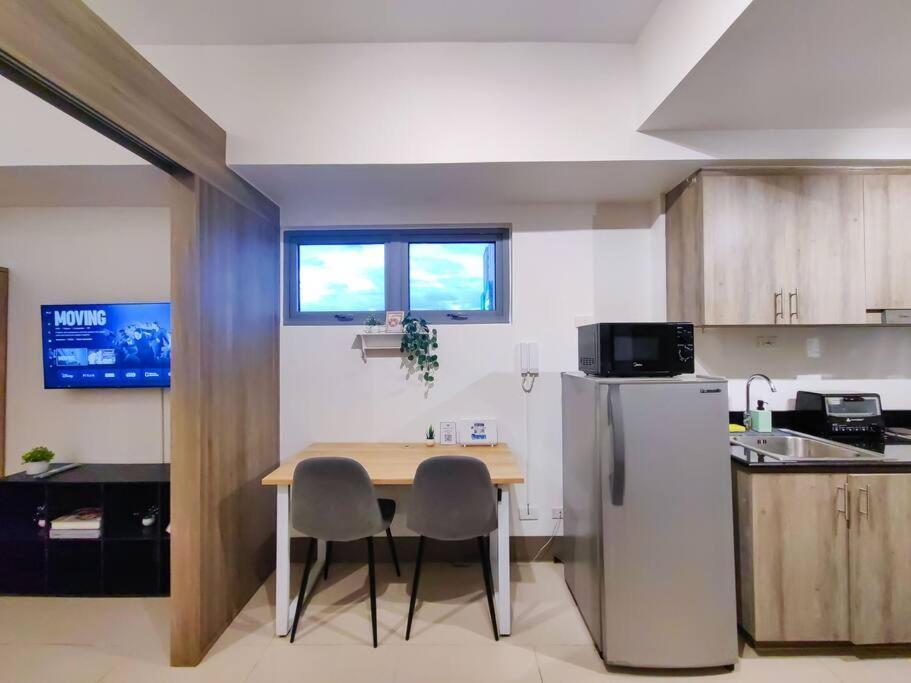 1br Unit Condotel W Balcony Fame Residences -fm11 Apartment