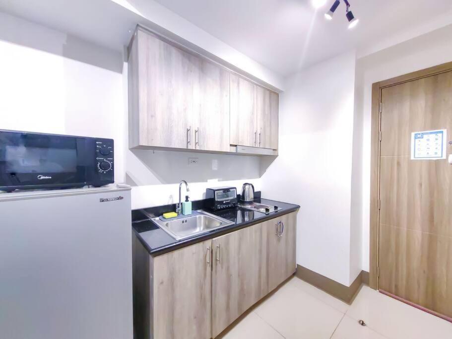 1br Unit Condotel W Balcony Fame Residences -fm11 *