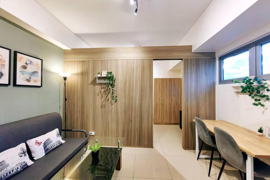 1br Unit Condotel W Balcony Fame Residences -fm11 *