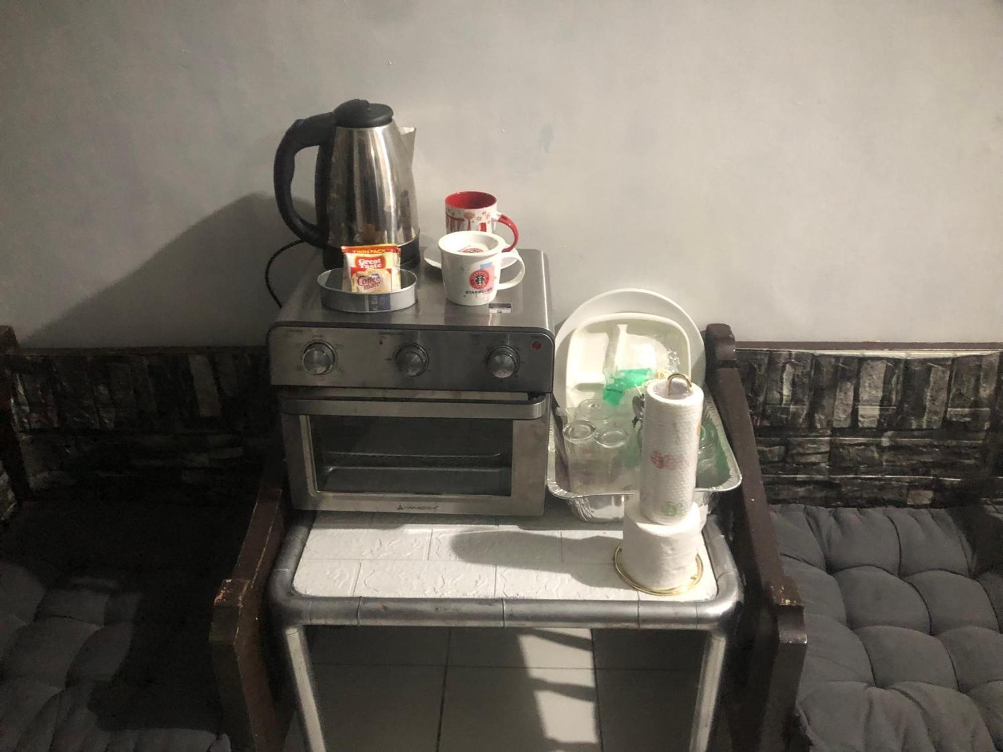 Budget Staycation Johnfonz Building Aircondition